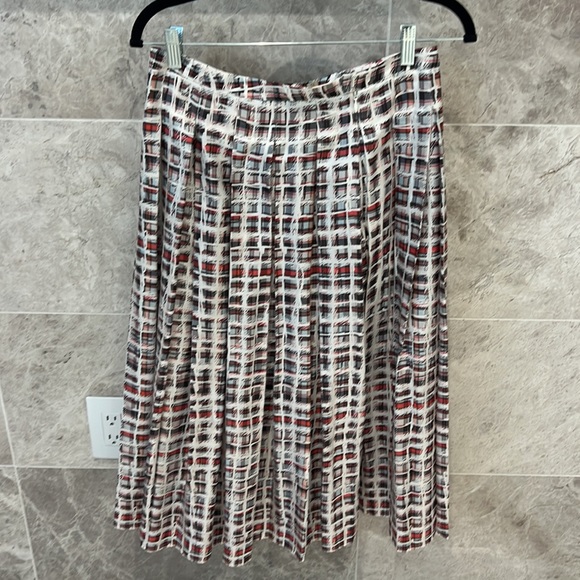 Burberry pleated midi skirt size 4 - Picture 3 of 3